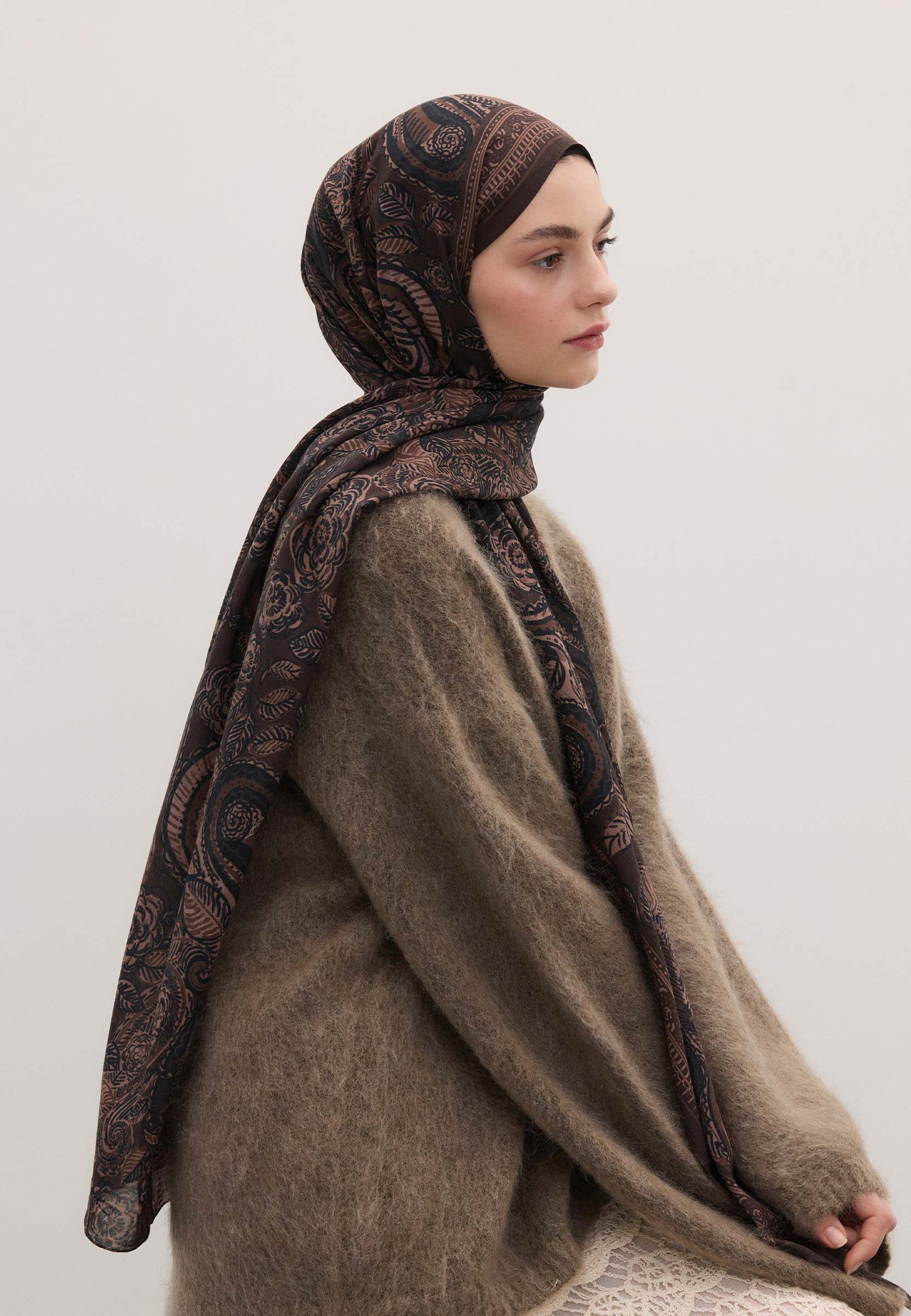Florian Gemusterter Hijab Dunkelpflaume