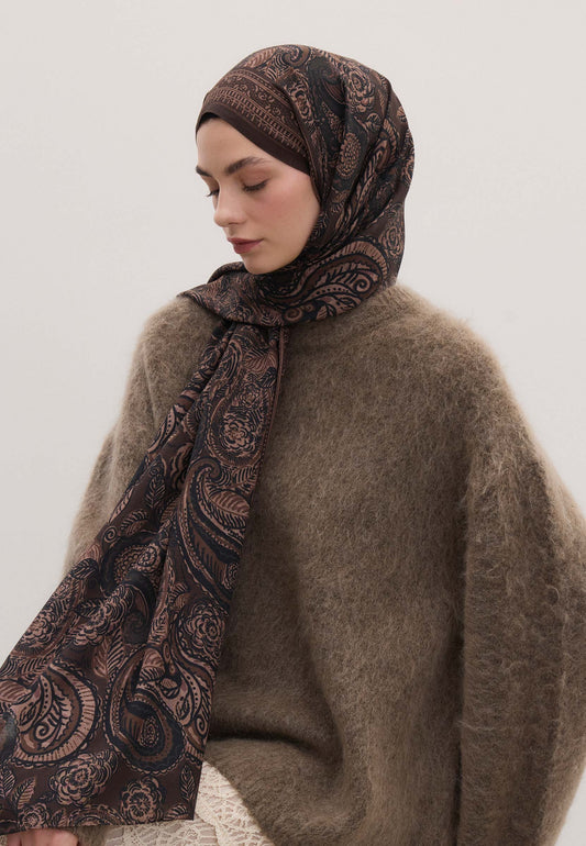 Florian Gemusterter Hijab Dunkelpflaume