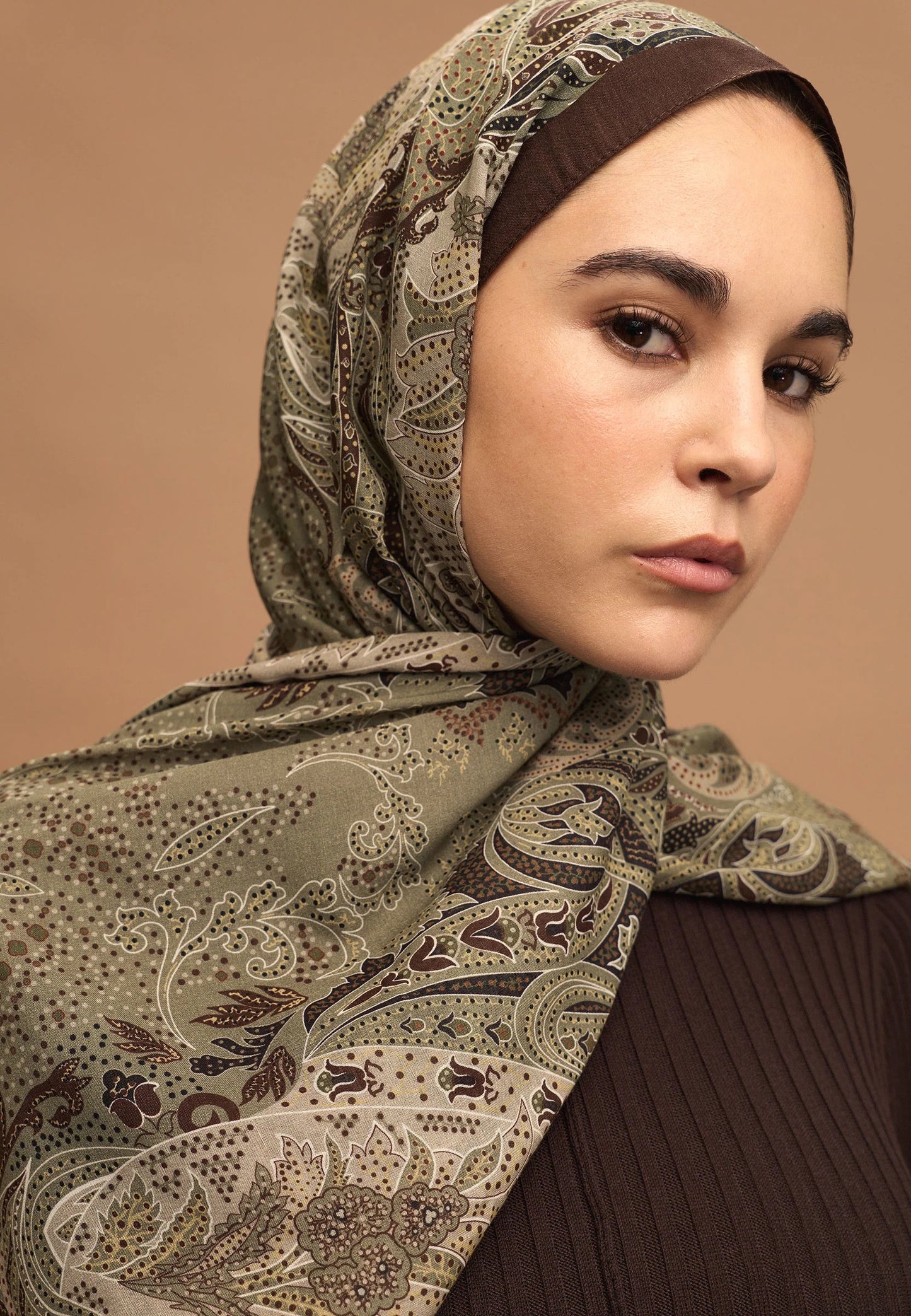 Elora gemusterter Hijab Militär Khaki