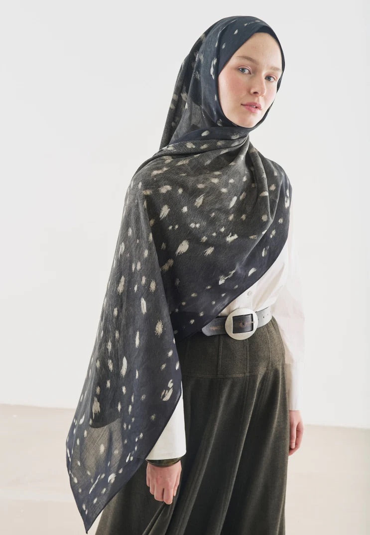 Fawn Pattern Cotton Viscose Hijab Black